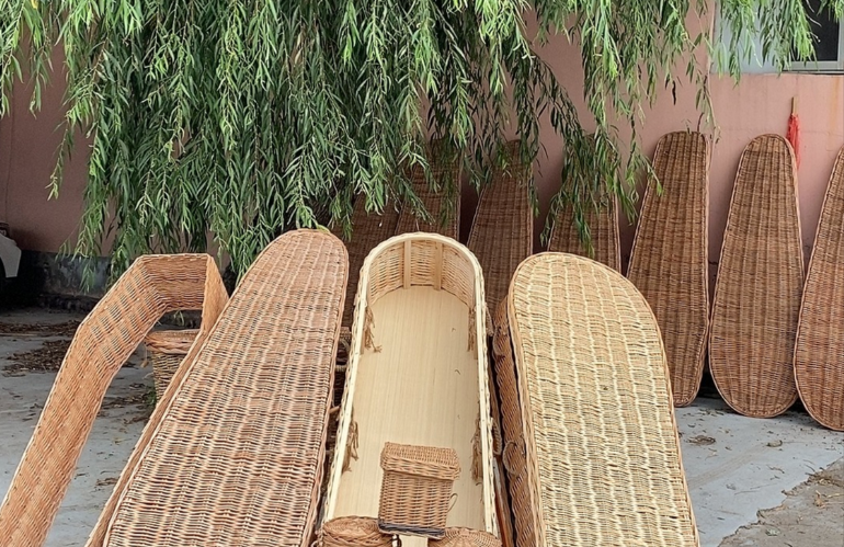 Esempio di bara in vimini naturale ed ecologica