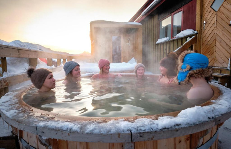 Groenlandia: abitazioni e paesaggi reali da annunci Airbnb, nessun filtro, realtà artica