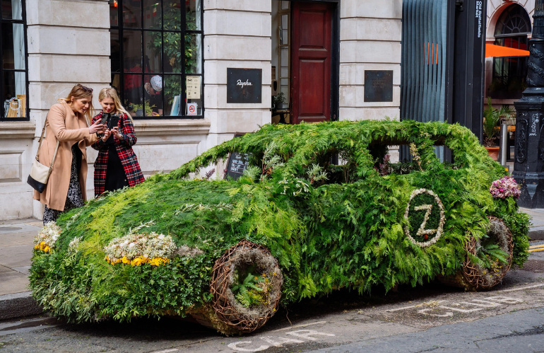 Arazzo floreale effimero