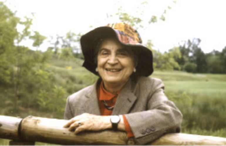 ELENA BALSARI BORRONE: L'ARTE PAESAGGISTICA DELL'ESSENZIALE