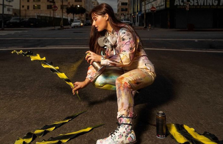 Kristen Alpaugh, l'Artista che Rivoluziona l'Arte Floreale