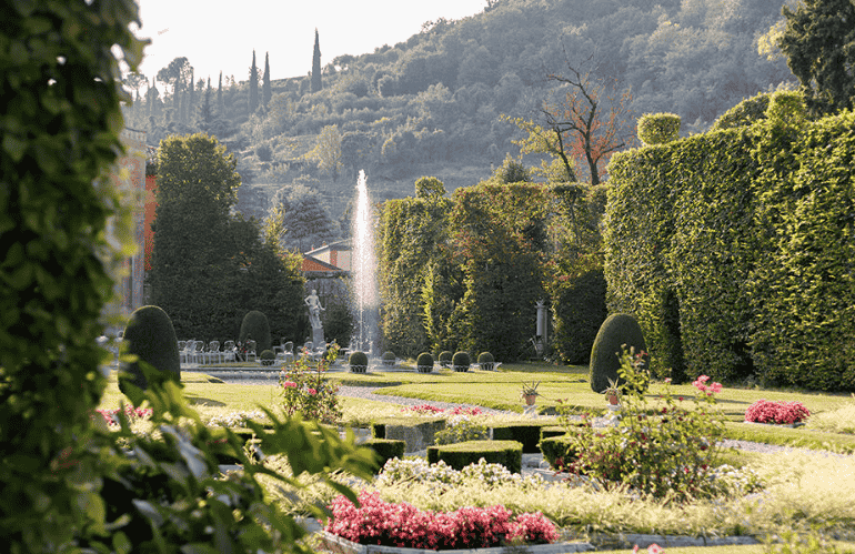villa toldi brescia rose