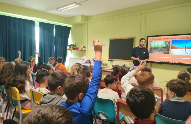 AVI porta il vivaismo nelle scuole: a Pistoia un progetto educativo per i bambini  